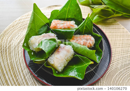 紅鯛魚蝦壽司,柿子葉包裹 紅鯛魚蝦壽司,柿子葉包裹 140106270