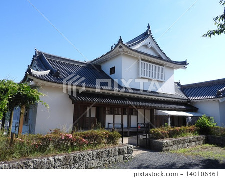鶴山公園(津山城遺址)位於岡山縣津山市,是日本 100 個最佳賞櫻地點之一,擁有唯一修復的備中城樓。 鶴山公園(津山城遺址)位於岡山縣津山市,是日本 100 個最佳賞櫻地點之一,擁有唯一修復的備中城樓。 140106361