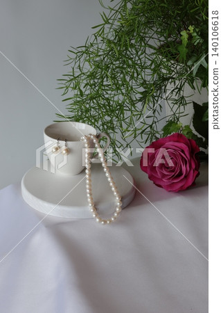 Rose with pearl necklace Rose with pearl necklace 140106618