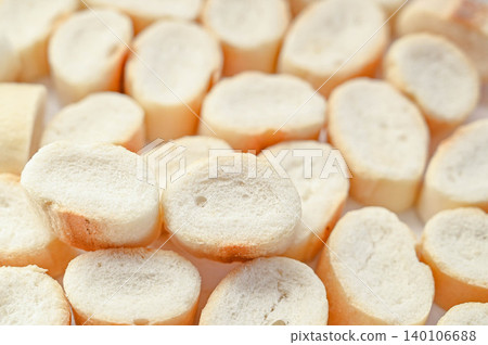 Lots of wheat gluten 140106688