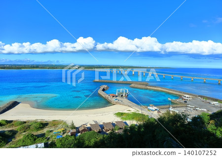 [Okinawa Prefecture] Kurima Bridge as seen from Matsunoki Observatory (Miyako Island) 140107252
