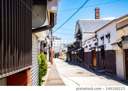[Kyoto Scenery] Ryoma-dori Shopping Street: The charming and tasteful lanterns are delightful. 140108223