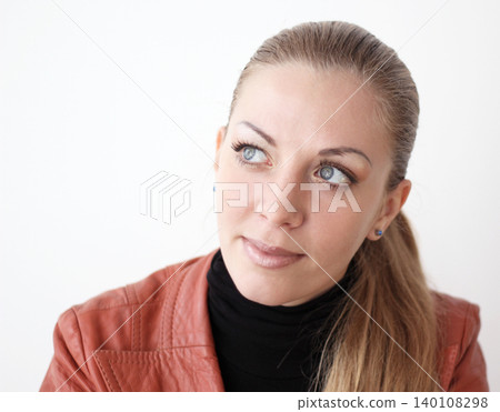 Woman Woman 140108298