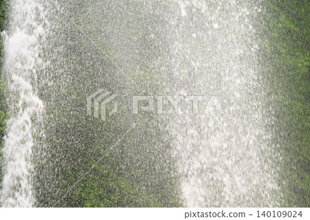 Water splash background images - ripples from raindrops Water splash background images - ripples from raindrops 140109024