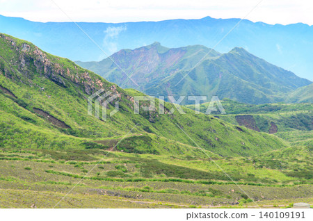 The magnificent and beautiful scenery of Mount Aso 140109191