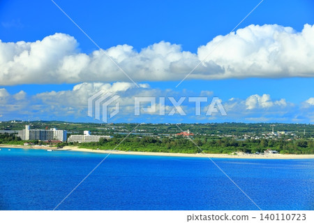 [Okinawa Prefecture] Yonaha Maehama Beach (Miyako Island) as seen from Ryugujo Observatory 140110723