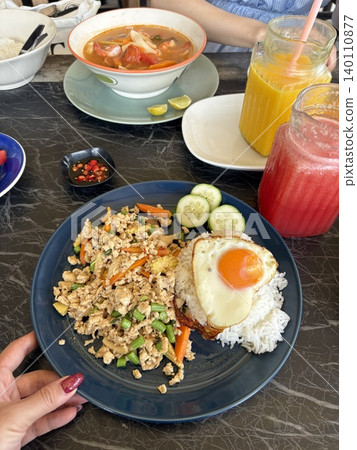 泰國之旅中的當地美食 140110877