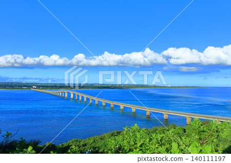 【沖繩縣】從栗間大橋觀景台看到的栗間大橋(宮古島) 【沖繩縣】從栗間大橋觀景台看到的栗間大橋(宮古島) 140111197