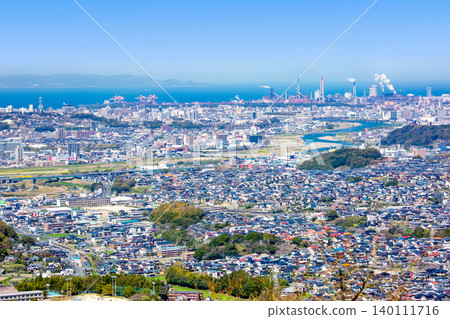 大分縣市區,別府灣和國都半島的景色 大分縣市區,別府灣和國都半島的景色 140111716