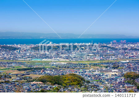 大分縣市區，別府灣和國都半島的景色 140111717