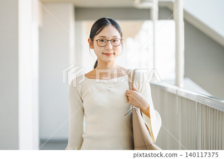 年輕的女士的肖像 140117375