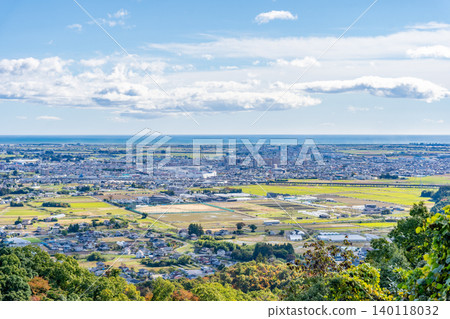 View of the Natori Plain and the Pacific Ocean from the main gate (observation deck) of Kumano Nachi Shrine [Natori City, Miyagi Prefecture] 140118032