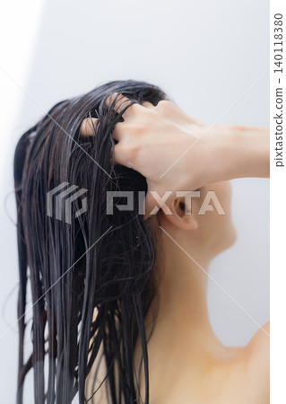 一個女人洗頭 一個女人洗頭 140118380