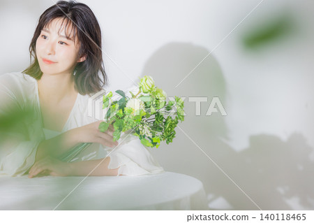 有花束的少婦 有花束的少婦 140118465