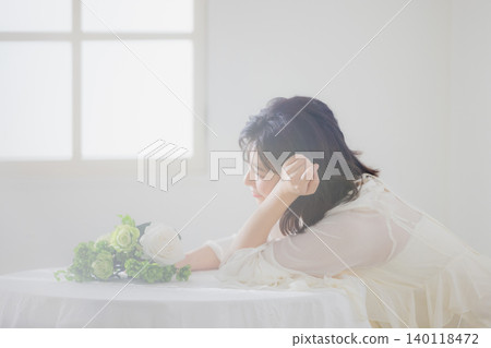 有花束的少婦 有花束的少婦 140118472