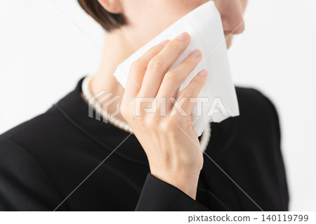 身著喪服的女子 葬禮照片 140119799