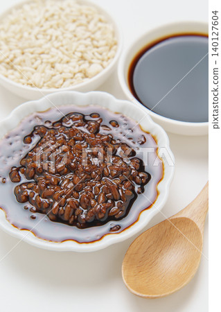 Soy sauce koji and ingredients (rice koji, soy sauce) 140127604