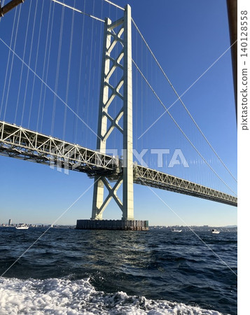 Akashi Kaikyo Bridge seen from the ship 140128558