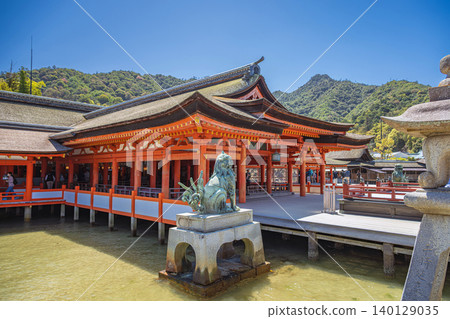 The main shrine of Itsukushima Shrine The main shrine of Itsukushima Shrine 140129035
