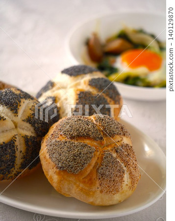 Kaiser rolls and gratin Kaiser rolls and gratin 140129870