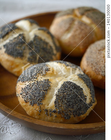 Two-color Kaiser rolls Two-color Kaiser rolls 140130000