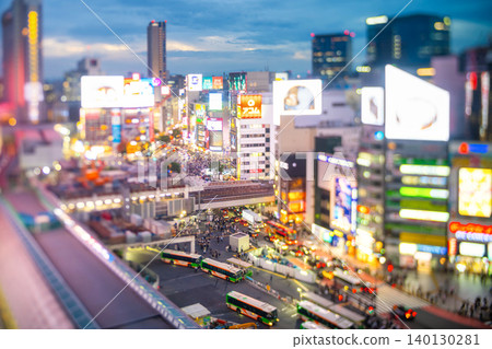 Tokyo Shibuya night view, reverse tilt-shift lens Tokyo Shibuya night view, reverse tilt-shift lens 140130281
