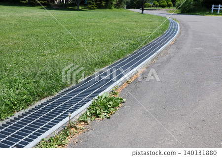 Drainage ditch, rain, rainwater, disaster prevention, ground, disaster, ground, asphalt, road 140131880