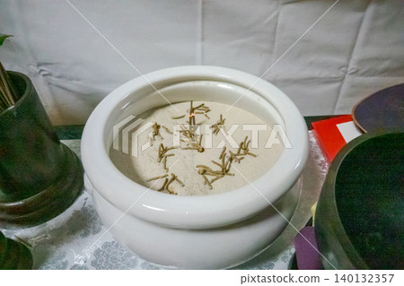buddhist altar, incense stick, incense 140132357