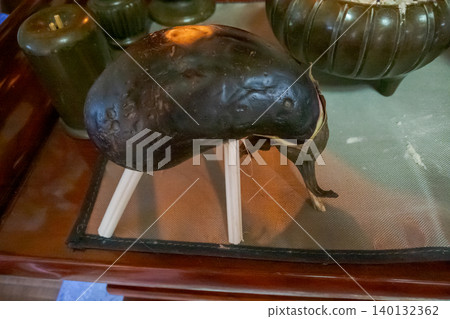 egg-plant, eggplant, aubergine 140132362