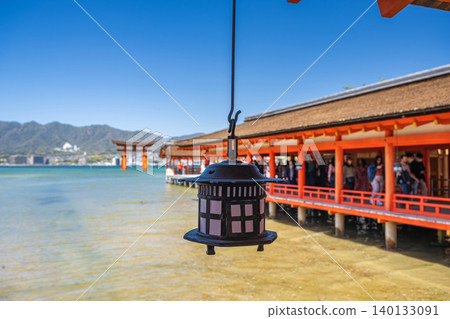 Itsukushima Shrine: Hanging Lanterns and Corridors 140133091