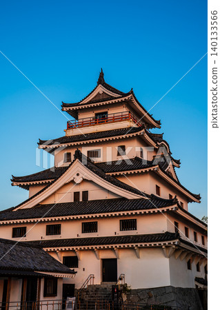 Karatsu Castle illuminated by the morning sun [Karatsu City, Saga Prefecture] 140133566