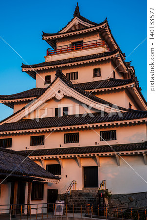 Karatsu Castle illuminated by the morning sun [Karatsu City, Saga Prefecture] 140133572