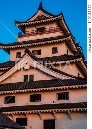 Karatsu Castle illuminated by the morning sun [Karatsu City, Saga Prefecture] 140133573