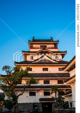 Karatsu Castle illuminated by the morning sun [Karatsu City, Saga Prefecture] 140133582