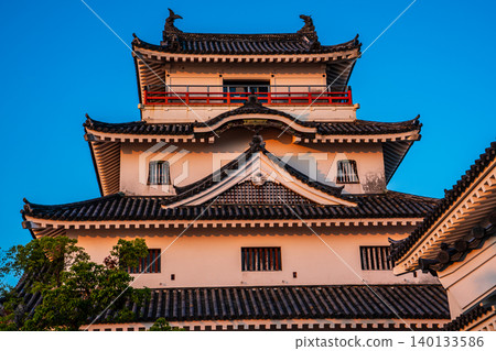 Karatsu Castle illuminated by the morning sun [Karatsu City, Saga Prefecture] 140133586