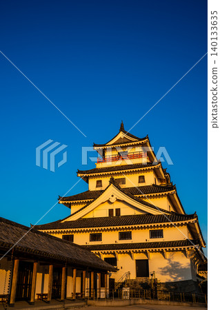 Karatsu Castle illuminated by the morning sun [Karatsu City, Saga Prefecture] 140133635