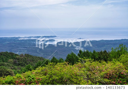 從宮城縣南三陸町田塚山眺望宇多津地區的全景。 140133673