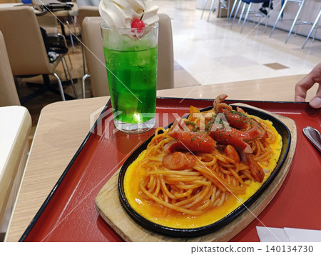 Neapolitan spaghetti and cream melon soda 140134730