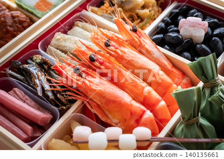 禦節料理中的蝦子（新年料理）：用醬油燉煮的蝦 140135661