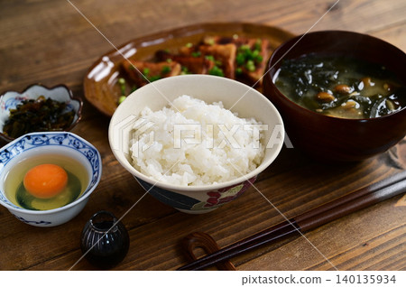 One soup and one dish: Grilled fish cake with butter and soy sauce 140135934