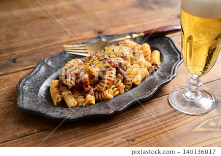 Meat sauce fusilli 140136017