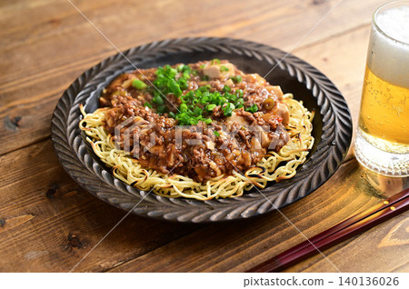 Mapo Tofu Crispy Fried Noodles 140136026