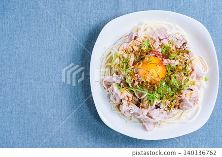 Pork Shabu-Shabu Somen: A photo of spicy somen noodles seasoned with yakiniku sauce. Pork Shabu-Shabu Somen: A photo of spicy somen noodles seasoned with yakiniku sauce. 140136762