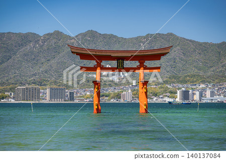 Itsukushima Shrine Otorii 140137084