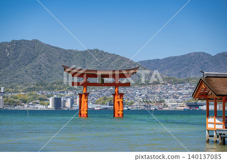 Itsukushima Shrine Otorii Itsukushima Shrine Otorii 140137085