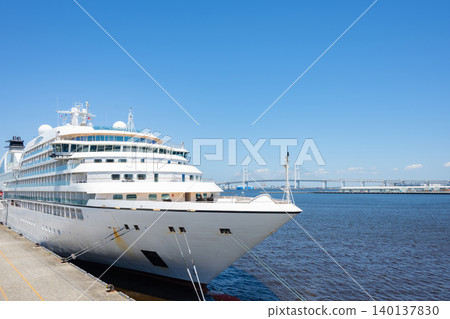 A luxury cruise ship moored at Osanbashi A luxury cruise ship moored at Osanbashi 140137830