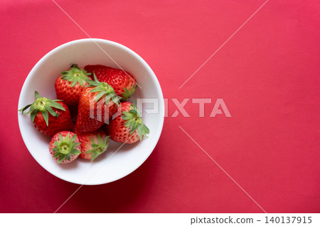 美味的草莓 140137915