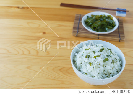 裙帶菜米和裙帶菜 裙帶菜米和裙帶菜 140138208