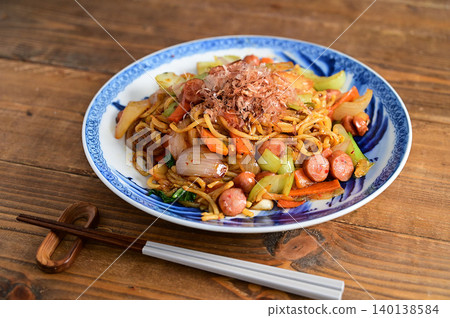 香腸泡菜炒麵 香腸泡菜炒麵 140138584