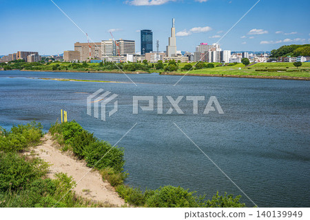 Yodogawa River scenery: View of Hirakata city from Hirakata Bridge, Takatsuki City, Osaka Prefecture, Hirakata City Yodogawa River scenery: View of Hirakata city from Hirakata Bridge, Takatsuki City, Osaka Prefecture, Hirakata City 140139949